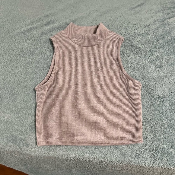 SHEIN Tops - Cropped Knit Top